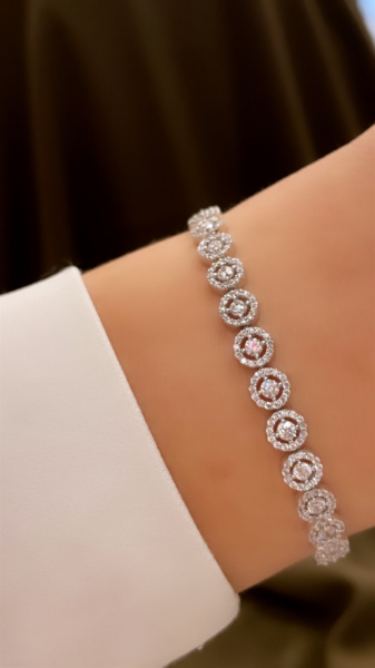 14 Ayar Altın Beyaz Taşlı Luna Bileklik için detayları göster 14 Ayar Altın Beyaz Taşlı Luna Bileklik resmi