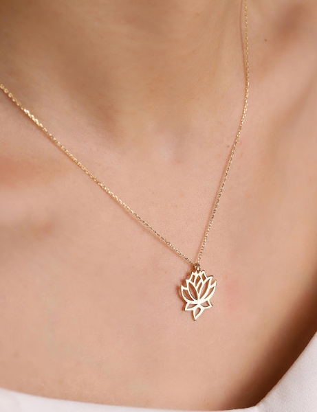 14 Ayar Altın Lotus Çiçeği Kolye için detayları göster 14 Ayar Altın Lotus Çiçeği Kolye resmi