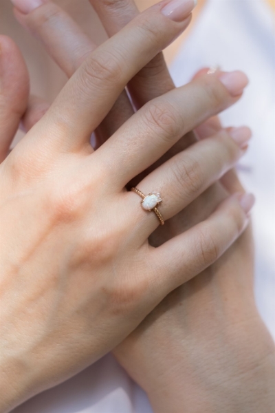 14 Ayar Altın Opal Rose Yüzük için detayları göster 14 Ayar Altın Opal Rose Yüzük resmi