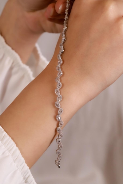 14 Ayar Altın Damla Su Yolu Bileklik için detayları göster 14 Ayar Altın Damla Su Yolu Bileklik resmi