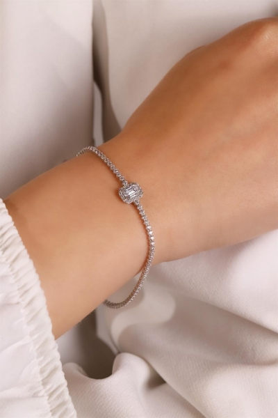 14 Ayar Altın Bagetli Su Yolu Altın Bileklik için detayları göster 14 Ayar Altın Bagetli Su Yolu Altın Bileklik resmi