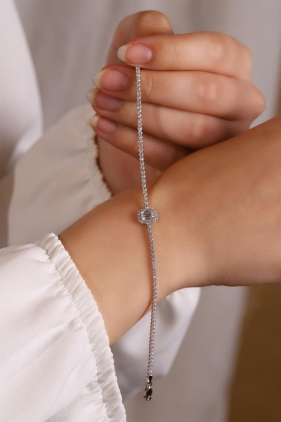 14 Ayar Altın Bagetli Su Yolu Altın Bileklik için detayları göster 14 Ayar Altın Bagetli Su Yolu Altın Bileklik resmi