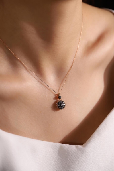 14 Ayar Altın Elmas Modeli Set için detayları göster 14 Ayar Altın Elmas Modeli Set resmi