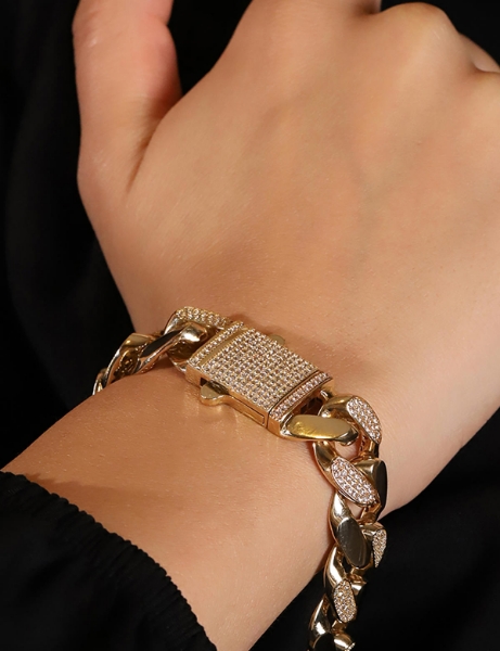 14 Ayar Altın Taşlı Tasarım Gurmet Bileklik için detayları göster 14 Ayar Altın Taşlı Tasarım Gurmet Bileklik resmi