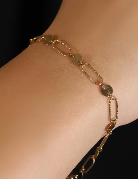 14 Ayar Altın Pullu Ataç Bileklik için detayları göster 14 Ayar Altın Pullu Ataç Bileklik resmi