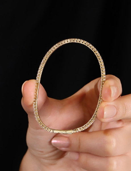 14 Ayar Altın Suyolu Esnek Kelepçe için detayları göster 14 Ayar Altın Suyolu Esnek Kelepçe resmi