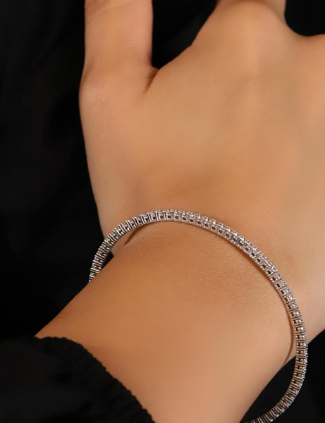 14 Ayar Altın Beyaz Suyolu Esnek Kelepçe için detayları göster 14 Ayar Altın Beyaz Suyolu Esnek Kelepçe resmi