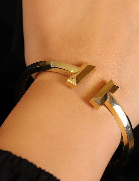 14 Ayar Altın Tasarım Kelepçe için detayları göster 14 Ayar Altın Tasarım Kelepçe resmi