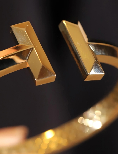 14 Ayar Altın Tasarım Kelepçe için detayları göster 14 Ayar Altın Tasarım Kelepçe resmi