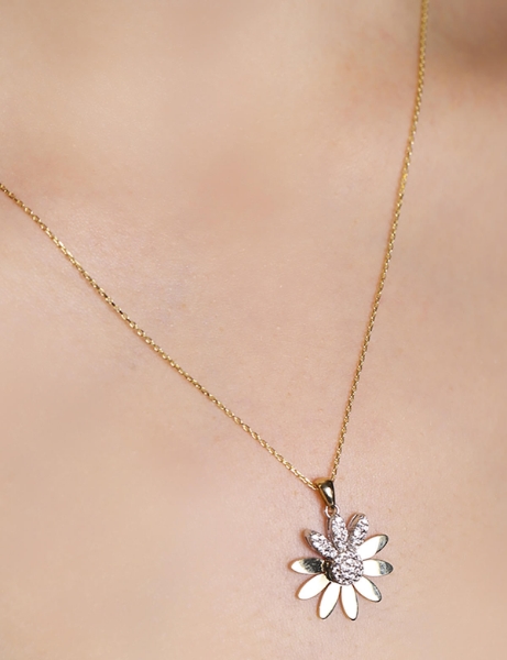 14 Ayar Altın Papatyalı Kolye için detayları göster 14 Ayar Altın Papatyalı Kolye resmi