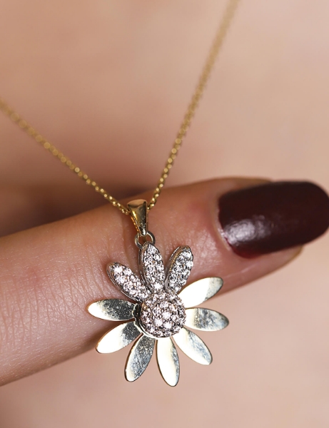 14 Ayar Altın Papatyalı Kolye için detayları göster 14 Ayar Altın Papatyalı Kolye resmi