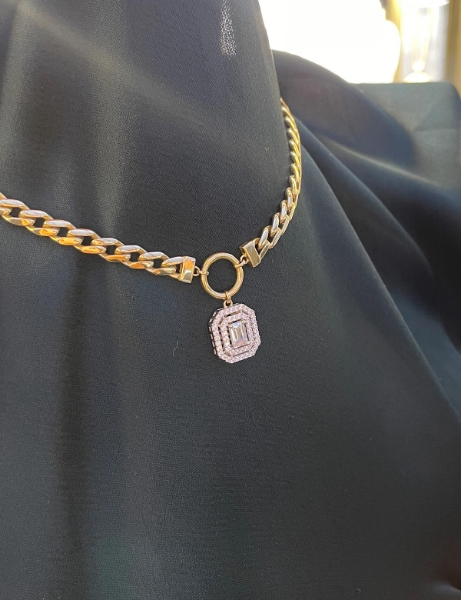 14 Ayar Altın Bagetli Kolye için detayları göster 14 Ayar Altın Bagetli Kolye resmi