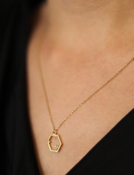 14 Ayar Altın Altıgen Tasarım Kolye için detayları göster 14 Ayar Altın Altıgen Tasarım Kolye resmi