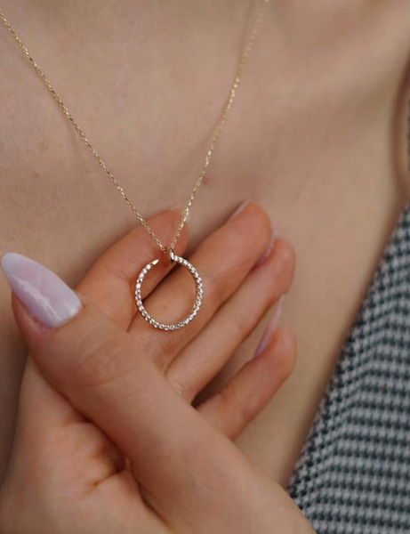 14 Ayar Altın Tasarım Taşlı Kolye için detayları göster 14 Ayar Altın Tasarım Taşlı Kolye resmi