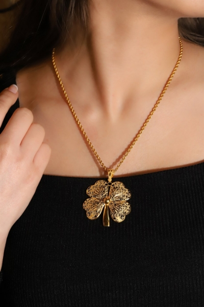 22 Ayar Altın Hint İşi Yonca Kolye Ucu için detayları göster 22 Ayar Altın Hint İşi Yonca Kolye Ucu resmi