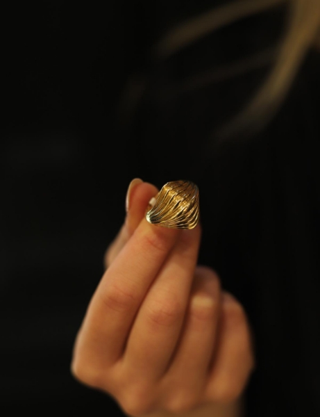 14 Ayar Altın Çizgili Süzme Yüzük için detayları göster 14 Ayar Altın Çizgili Süzme Yüzük resmi