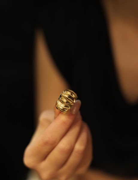 14 Ayar Altın Damla Figür Yüzük için detayları göster 14 Ayar Altın Damla Figür Yüzük resmi