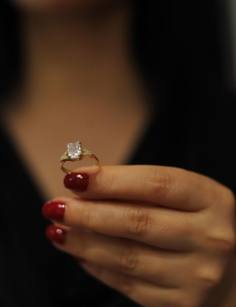 14 Ayar Altın Kenarlı Baget Yüzük için detayları göster 14 Ayar Altın Kenarlı Baget Yüzük resmi