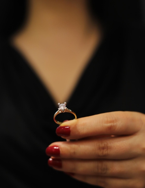 14 Ayar Altın Kalpli Ve Sonsuzluk Desenli Tektaş Yüzük için detayları göster 14 Ayar Altın Kalpli Ve Sonsuzluk Desenli Tektaş Yüzük resmi