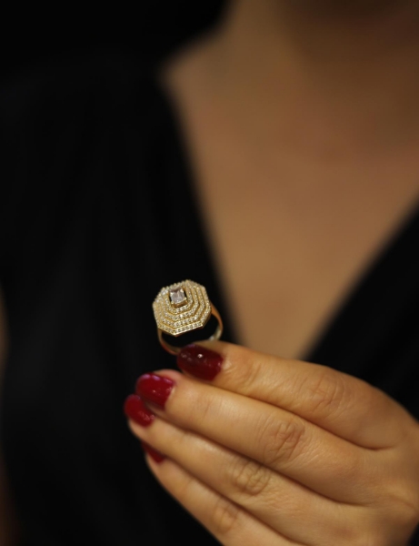 14 Ayar Altın Çok Taşlı Baget Yüzük için detayları göster 14 Ayar Altın Çok Taşlı Baget Yüzük resmi