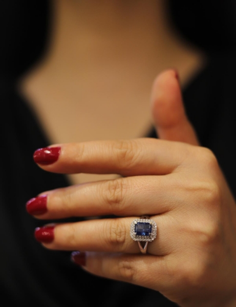 14 Ayar Altın Mavi Taşlı Baget Yüzük için detayları göster 14 Ayar Altın Mavi Taşlı Baget Yüzük resmi