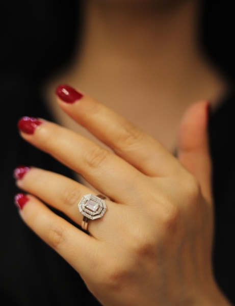 14 Ayar Altın 2 Sıra Taşlı Beyaz Baget için detayları göster 14 Ayar Altın 2 Sıra Taşlı Beyaz Baget resmi