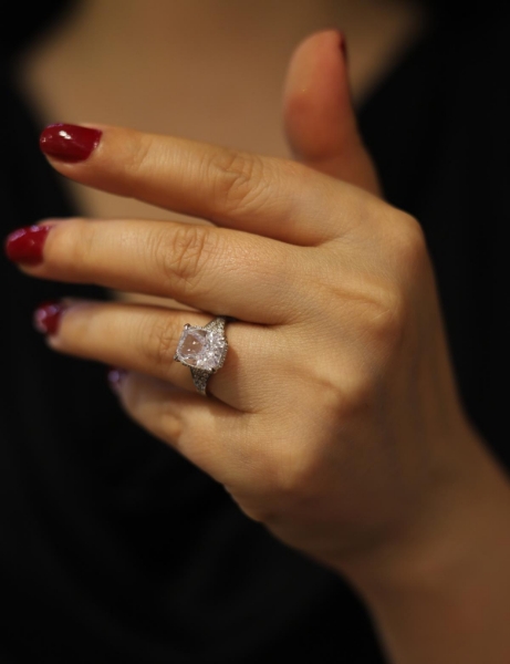 14 Ayar Altın Taşlı Baget Kesim Yüzük için detayları göster 14 Ayar Altın Taşlı Baget Kesim Yüzük resmi