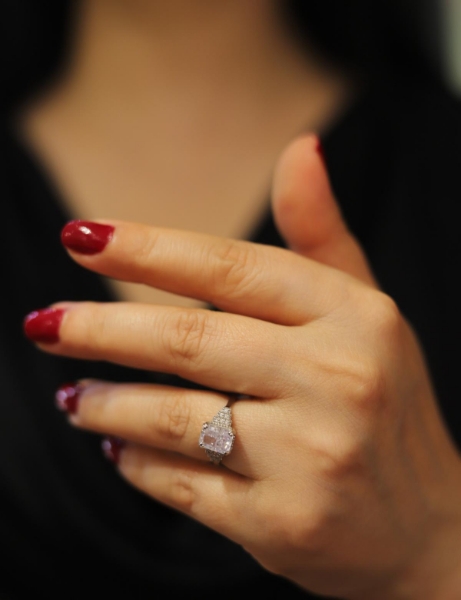 14 Ayar Altın Taşlı Baget Kesim Yüzük için detayları göster 14 Ayar Altın Taşlı Baget Kesim Yüzük resmi