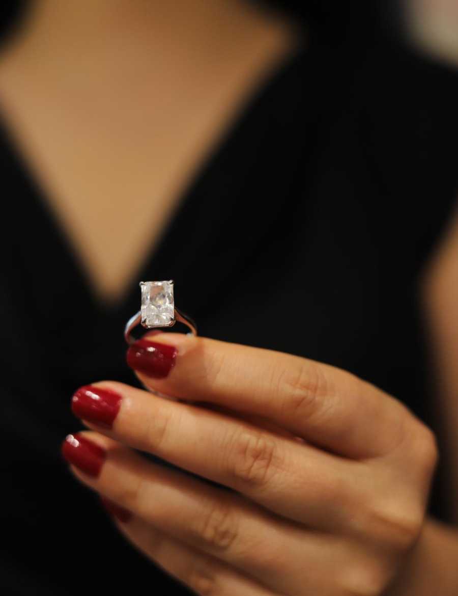 14 Ayar Altın Ice Crush Serisinden Beyaz Baget resmi