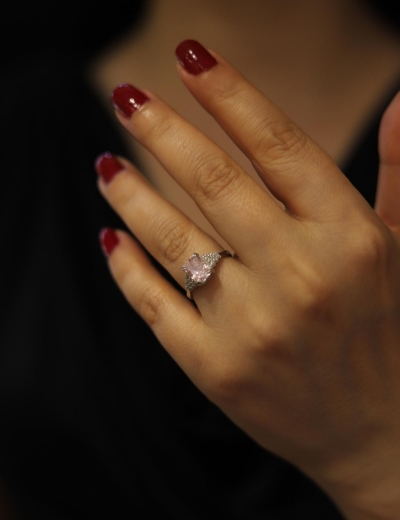 14 Ayar Altın Ice Crush Serisinden Pembe Baget Yüzük resmi