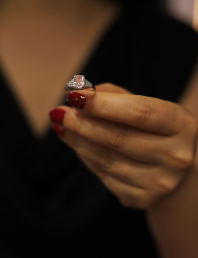 14 Ayar Altın Ice Crush Serisinden Pembe Baget Yüzük resmi