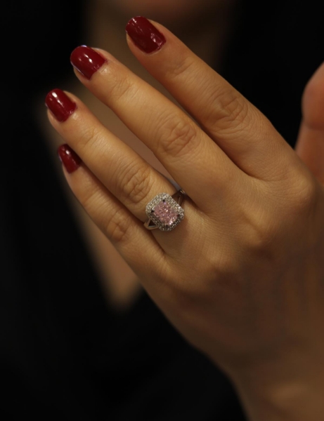 14 Ayar Altın Pembe Renk Zümrüt Kesim Yüzük için detayları göster 14 Ayar Altın Pembe Renk Zümrüt Kesim Yüzük resmi