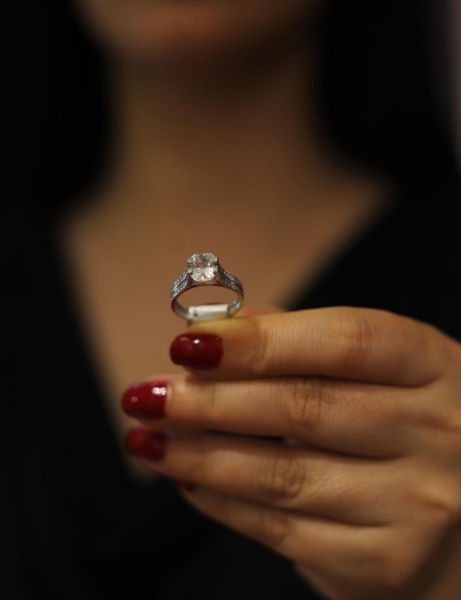 14 Ayar Altın Pembe Renk Zümrüt Kesim Yüzük için detayları göster 14 Ayar Altın Pembe Renk Zümrüt Kesim Yüzük resmi