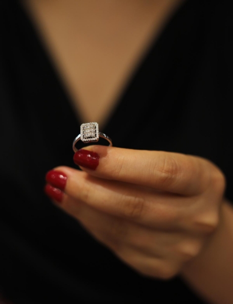 14 Ayar Altın Halo Baget Yüzük için detayları göster 14 Ayar Altın Halo Baget Yüzük resmi