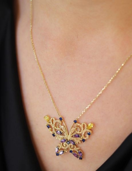 14 Ayar Altın Renkli Taşlı Özel Kelebek Kolye için detayları göster 14 Ayar Altın Renkli Taşlı Özel Kelebek Kolye resmi