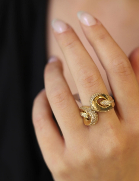 14 Ayar Altın Taşlı Tasarım Modern Yüzük için detayları göster 14 Ayar Altın Taşlı Tasarım Modern Yüzük resmi