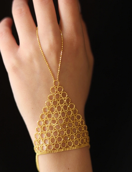 22 Ayar Altın Hint İşi Gösterişli Şahmeran için detayları göster 22 Ayar Altın Hint İşi Gösterişli Şahmeran resmi