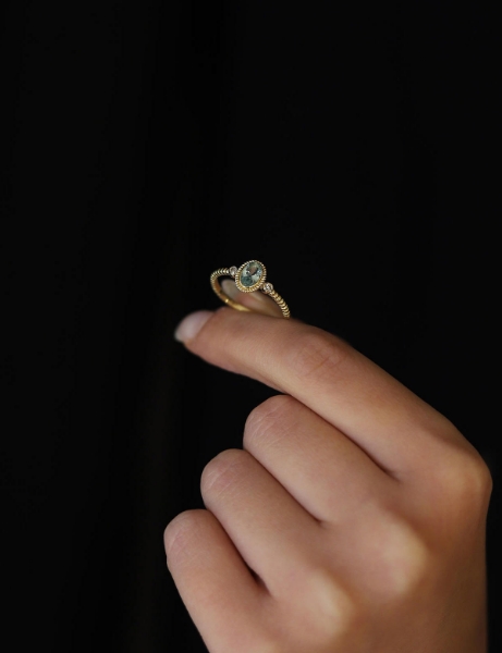 14 Ayar Altın Yeşil Taşlı Çıtır Modern Yüzük için detayları göster 14 Ayar Altın Yeşil Taşlı Çıtır Modern Yüzük resmi