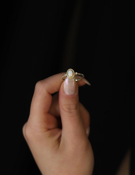 14 Ayar Altın Oval Renkli Taş Yüzük için detayları göster 14 Ayar Altın Oval Renkli Taş Yüzük resmi