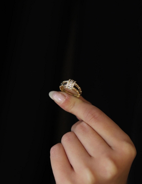 14 Ayar Altın Baget Tasarım İtalyan Yüzük için detayları göster 14 Ayar Altın Baget Tasarım İtalyan Yüzük resmi