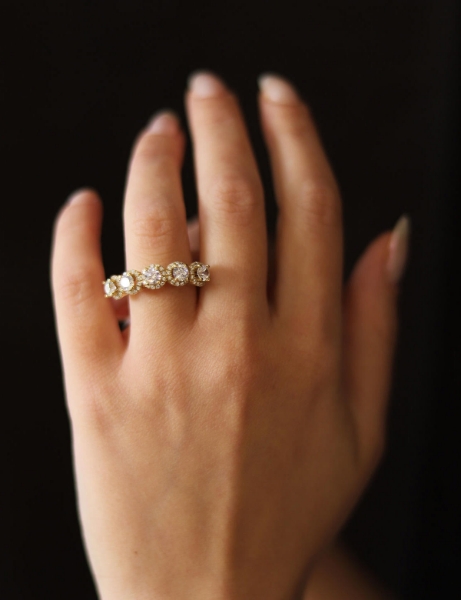 14 Ayar Altın Prenses Model Beştaş Yüzük için detayları göster 14 Ayar Altın Prenses Model Beştaş Yüzük resmi