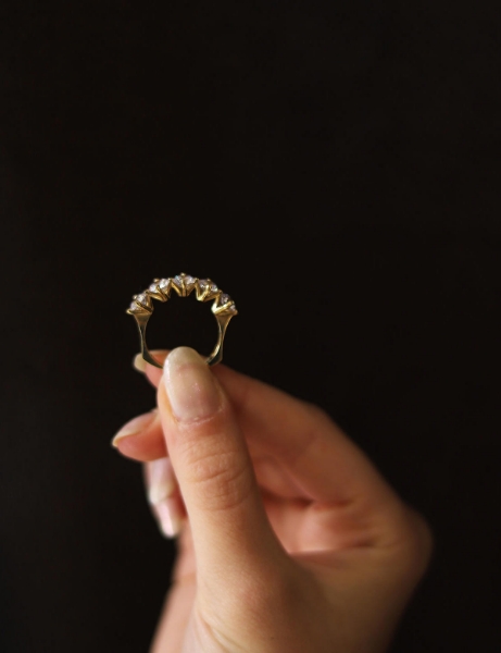 14 Ayar Altın Enli Beştaş Yüzük için detayları göster 14 Ayar Altın Enli Beştaş Yüzük resmi