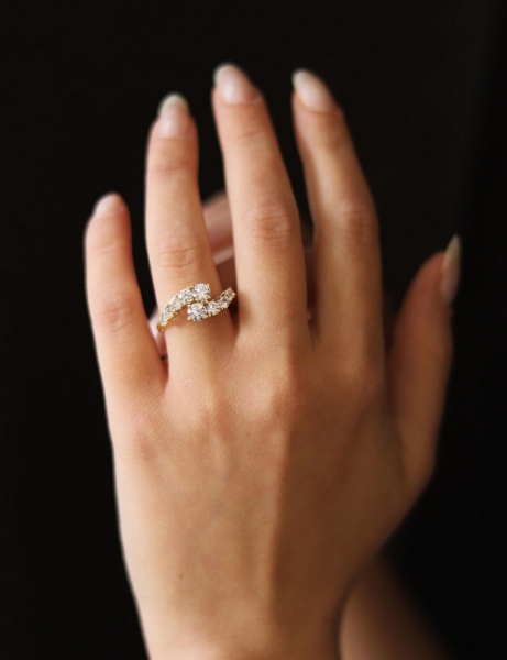 14 Ayar Altın 8 Taşlı Süzme Yüzük için detayları göster 14 Ayar Altın 8 Taşlı Süzme Yüzük resmi