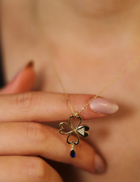 14 Ayar Altın Taş Sallantılı Yonca Kolye için detayları göster 14 Ayar Altın Taş Sallantılı Yonca Kolye resmi