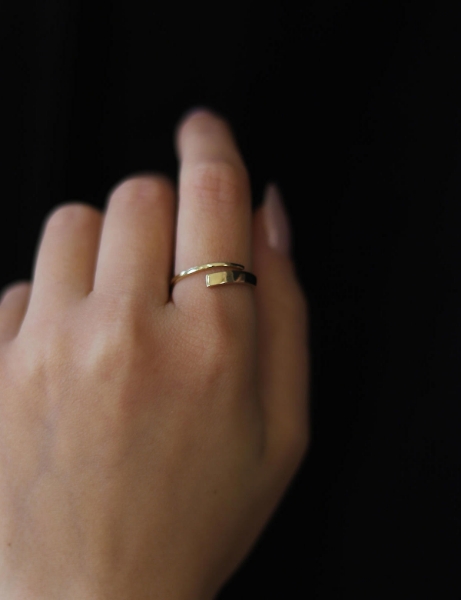 14 Ayar Altın Çift Geçişli Tasarım Yüzük için detayları göster 14 Ayar Altın Çift Geçişli Tasarım Yüzük resmi