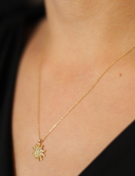 14 Ayar Altın Güneş Figürlü Kolye için detayları göster 14 Ayar Altın Güneş Figürlü Kolye resmi