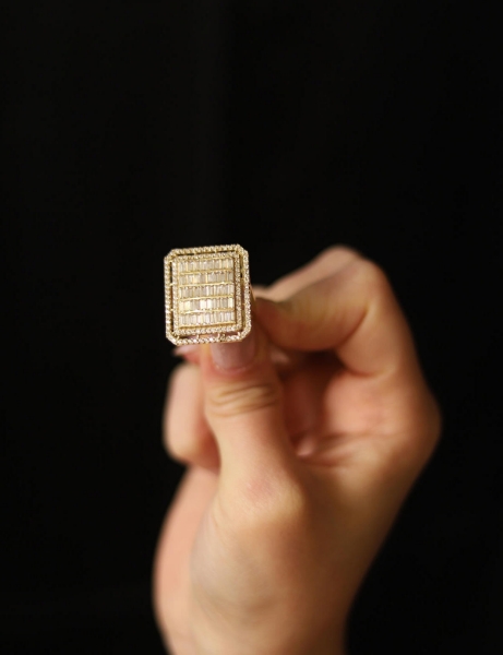 14 Ayar Altın Kalın Gösterişli Baget Yüzük için detayları göster 14 Ayar Altın Kalın Gösterişli Baget Yüzük resmi