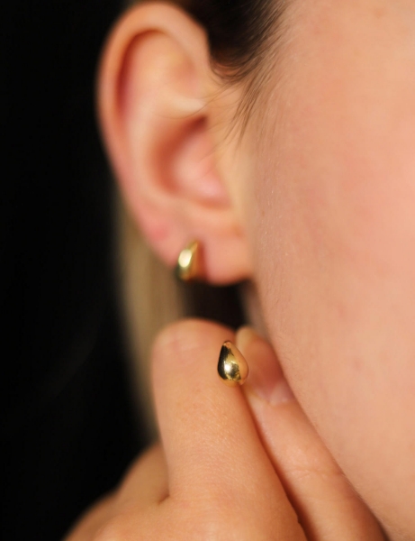 14 Ayar Altın Minimal Gözyaşı Damlası Küpe için detayları göster 14 Ayar Altın Minimal Gözyaşı Damlası Küpe resmi