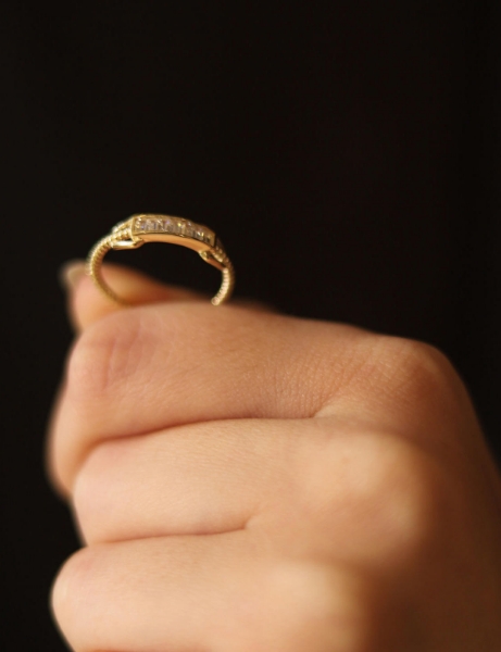 14 Ayar Altın Sıralı Baget Taşlı Yüzük için detayları göster 14 Ayar Altın Sıralı Baget Taşlı Yüzük resmi