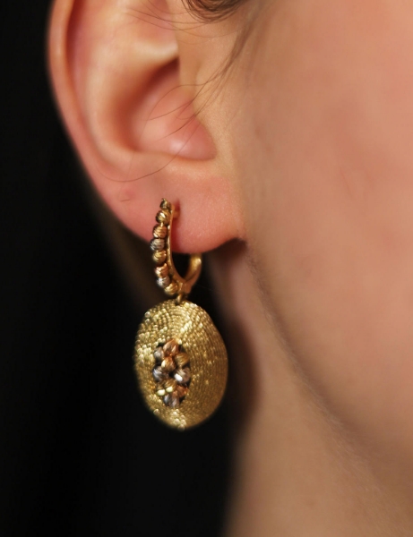 14 Ayar Altın Hint İşi Dorika Toplu Küpe için detayları göster 14 Ayar Altın Hint İşi Dorika Toplu Küpe resmi